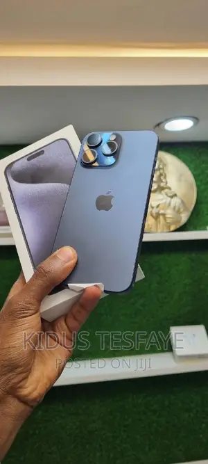 Photo - New Apple iPhone 15 Pro Max 256 GB Blue