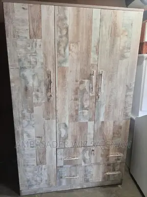 Photo - የልብስ ቁምሳጥን