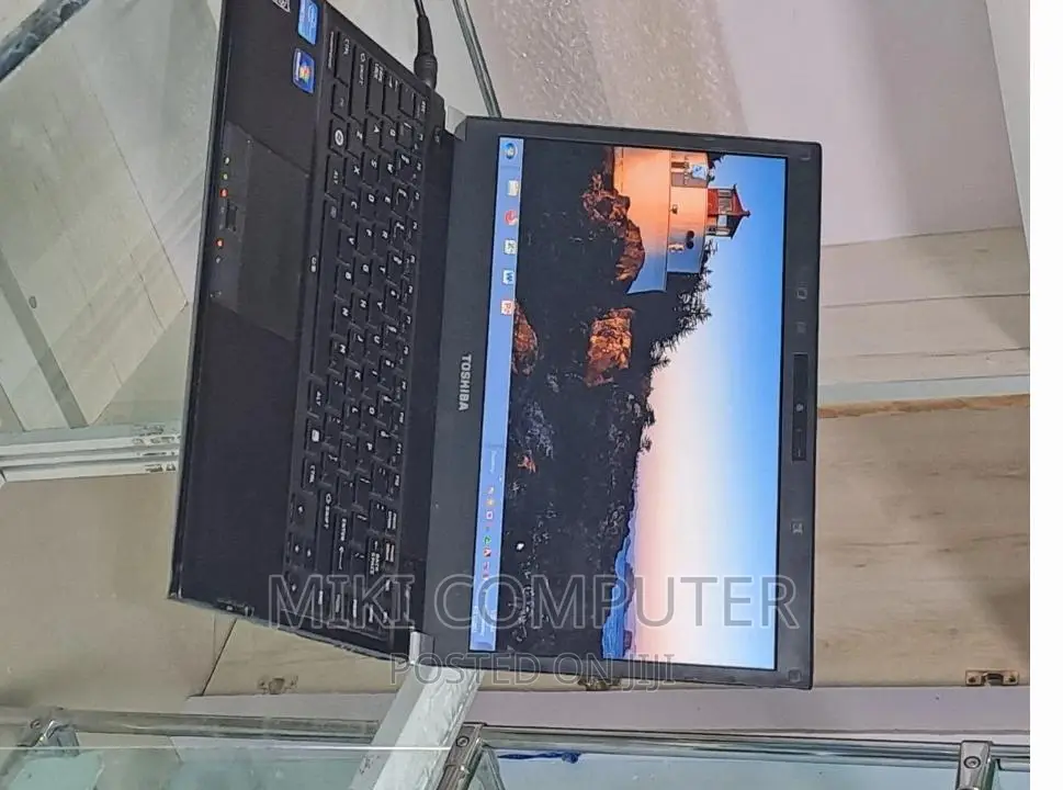 New Laptop Toshiba Portege Z10t 4GB Intel Core I5 HDD 500GB