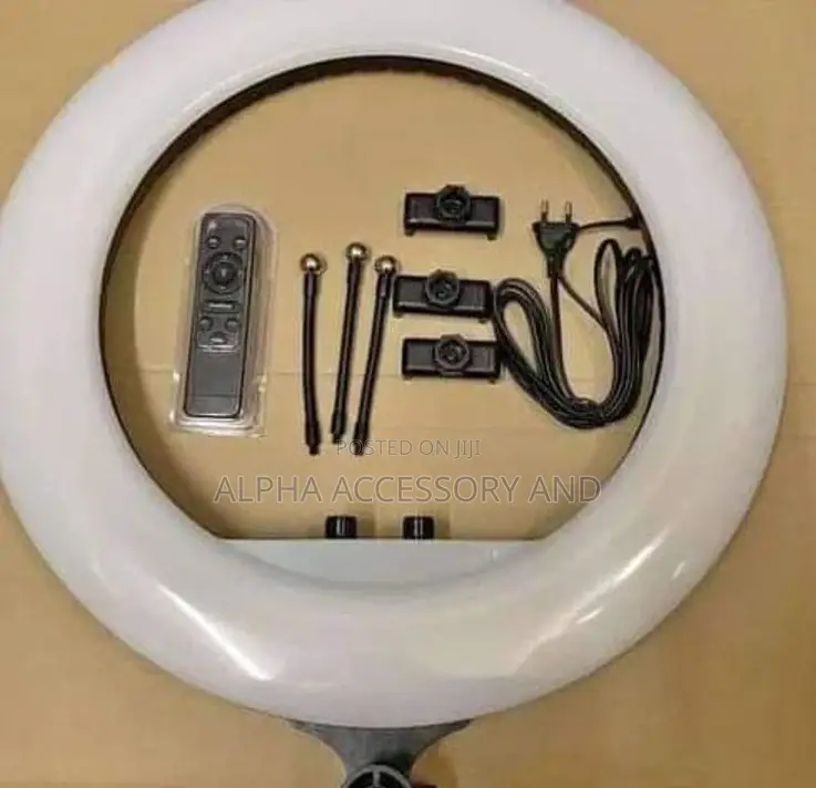 18 Inch Ring Light With Phone Holder