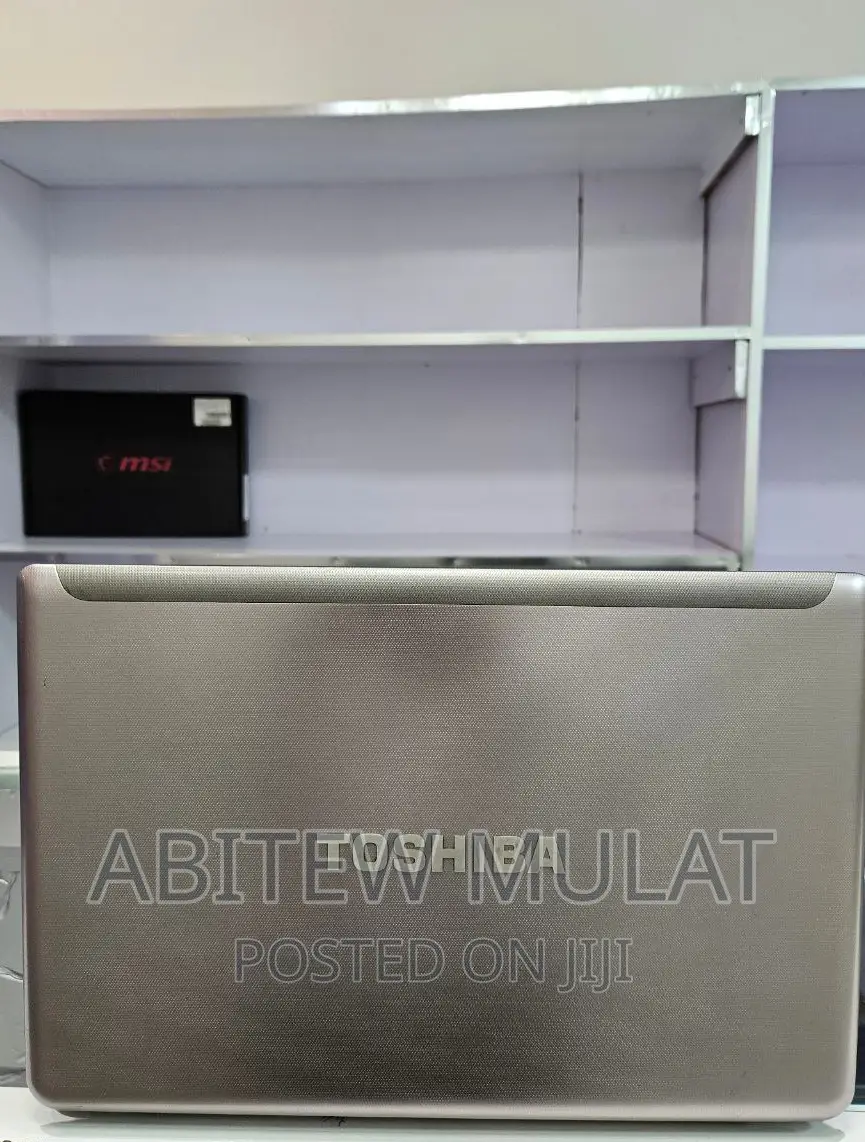 New Laptop Toshiba Satellite C850 4GB Intel Core I5 HDD 500GB