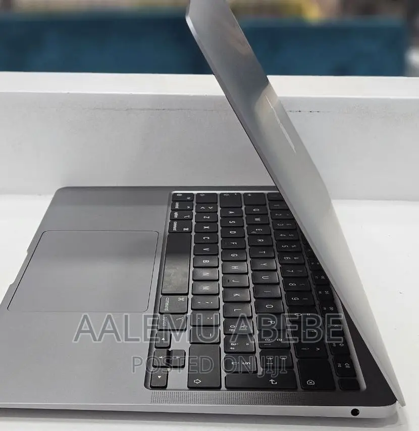 New Laptop Apple MacBook Air 2020 M1 8GB Apple M1 SSD 256GB