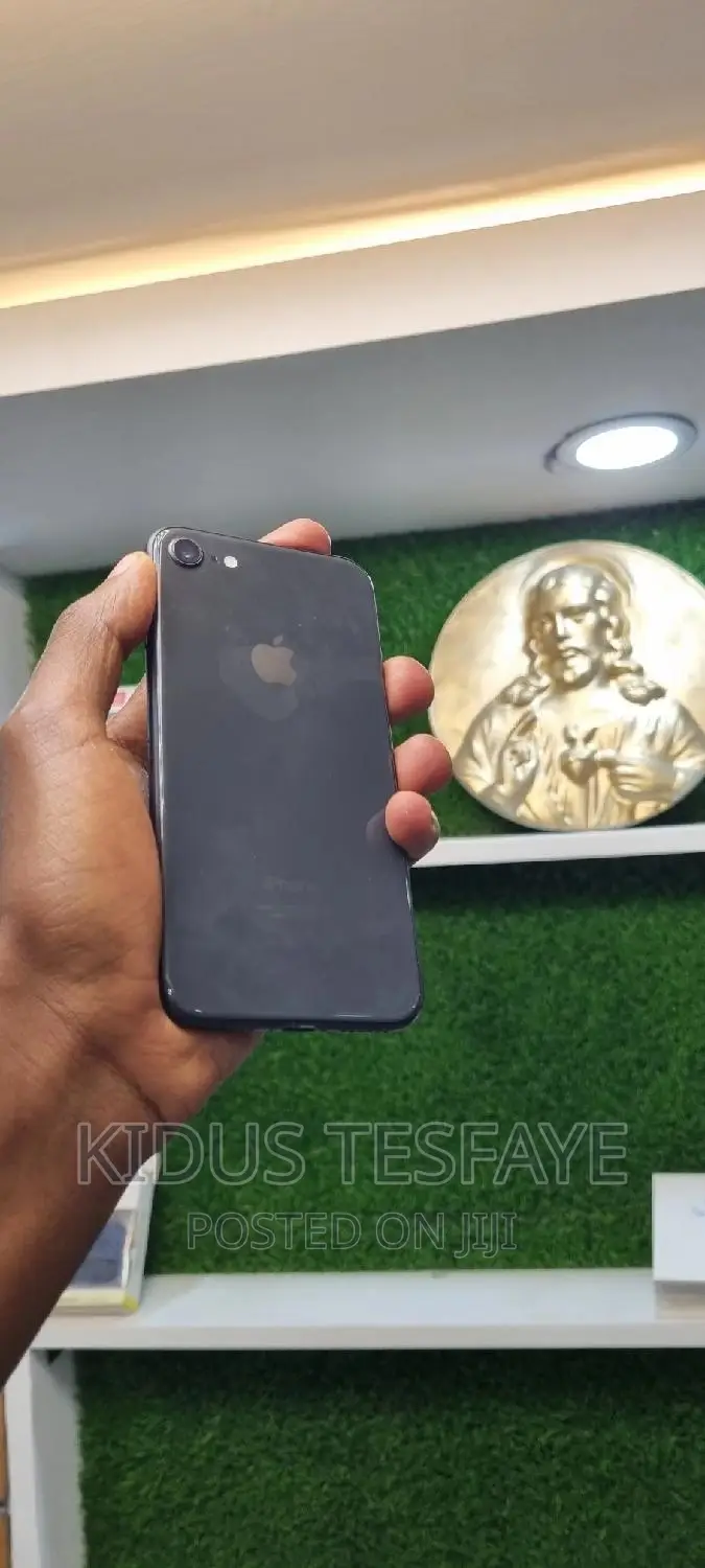 Apple iPhone 8 64 GB Black