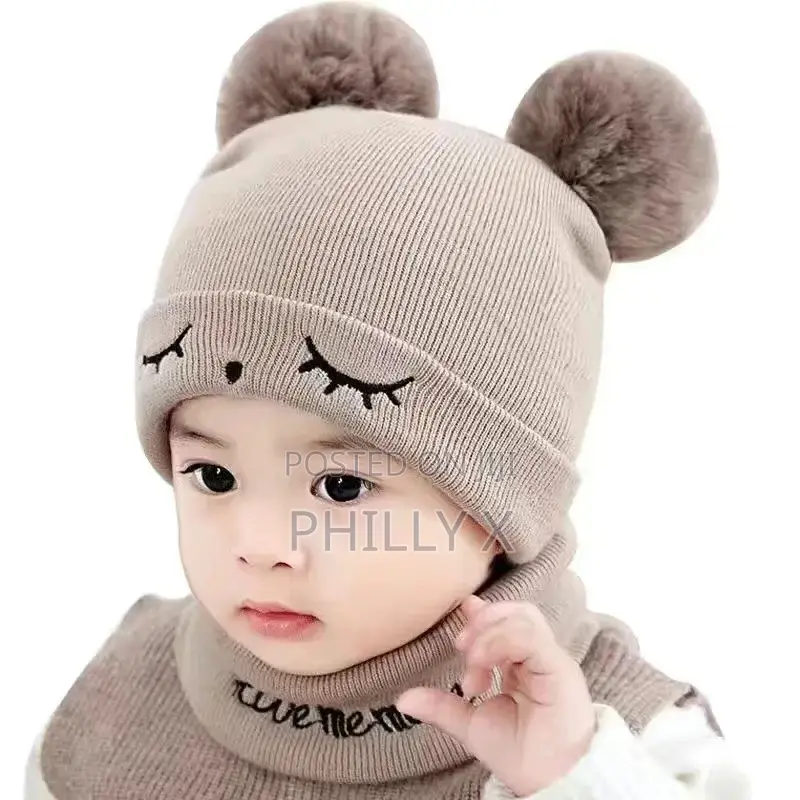 Kid’S Knitted Hat With Scarf