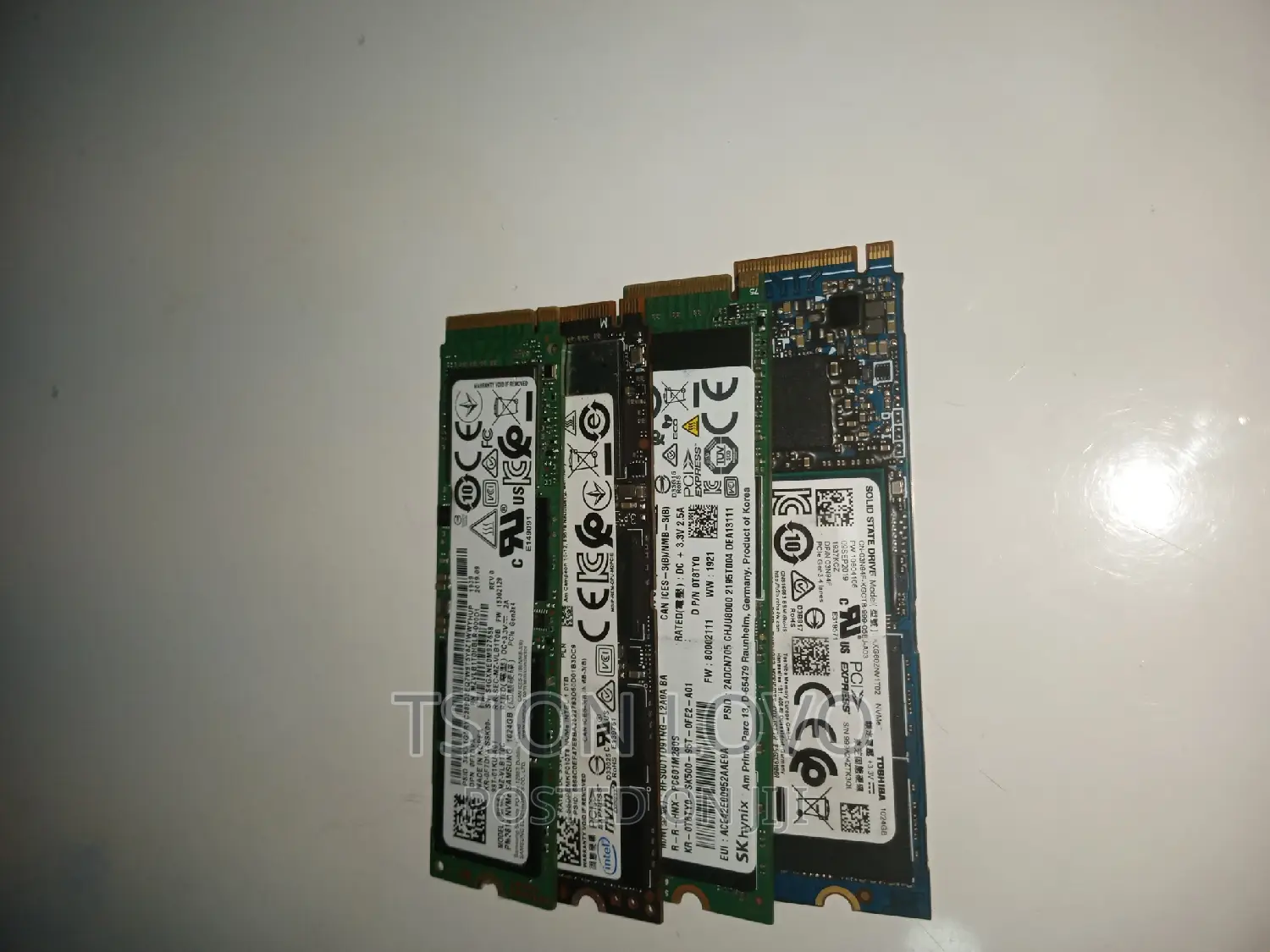 M. Lexar Kingston ,Samsung