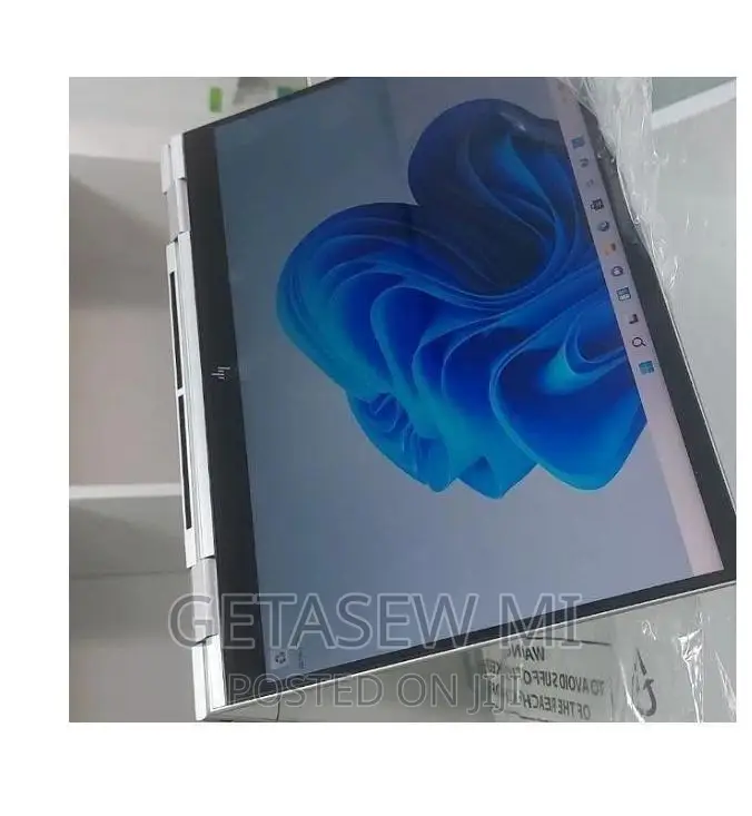 New Laptop HP Envy X360 8GB Intel Core i7 SSD 1T