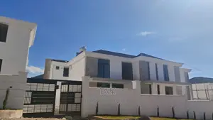 7bdrm House in አካባቢ ኮምፓውንድ ውስጥ, Bole for sale