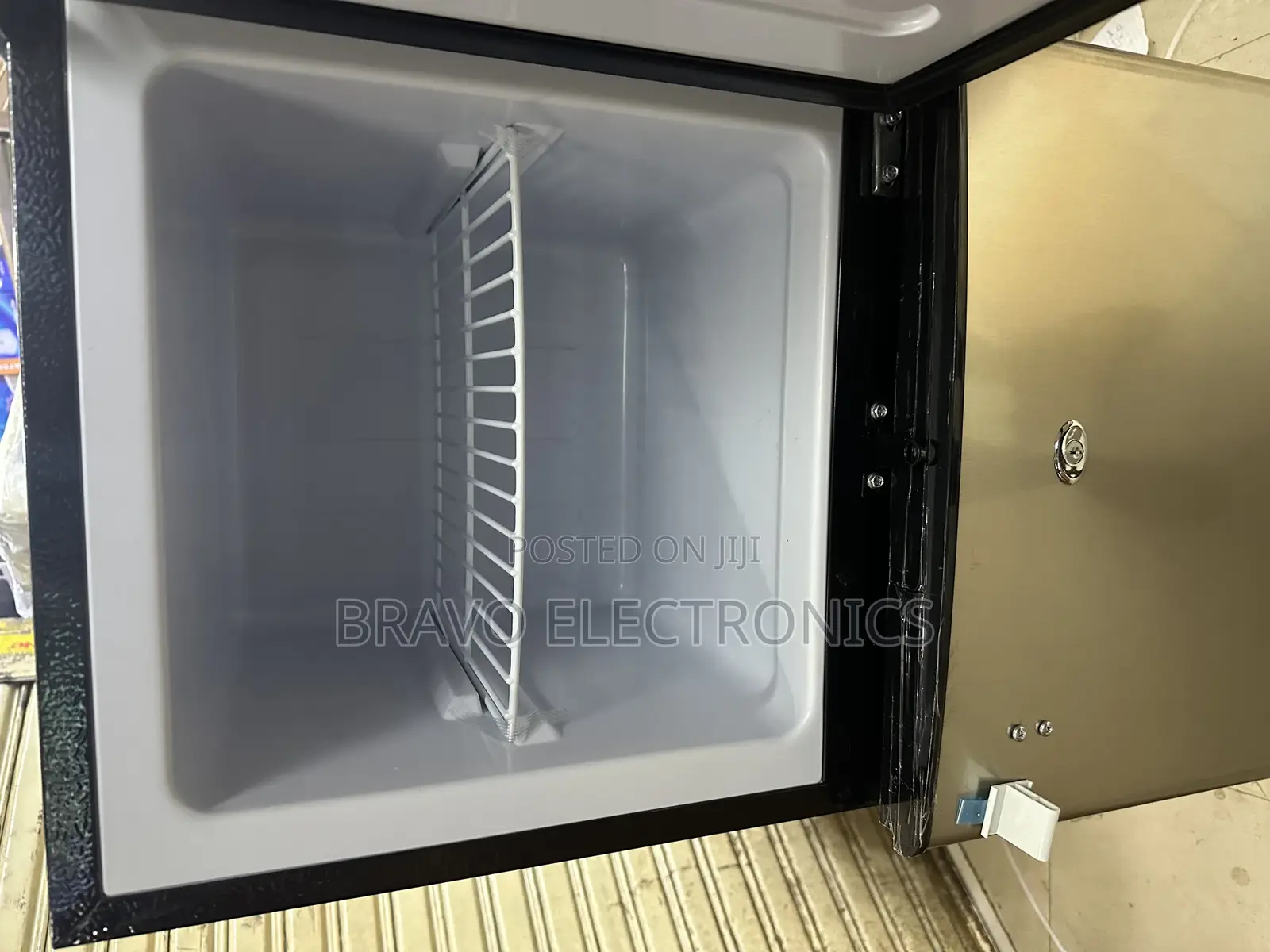 Nice 220 Litter Refrigerator