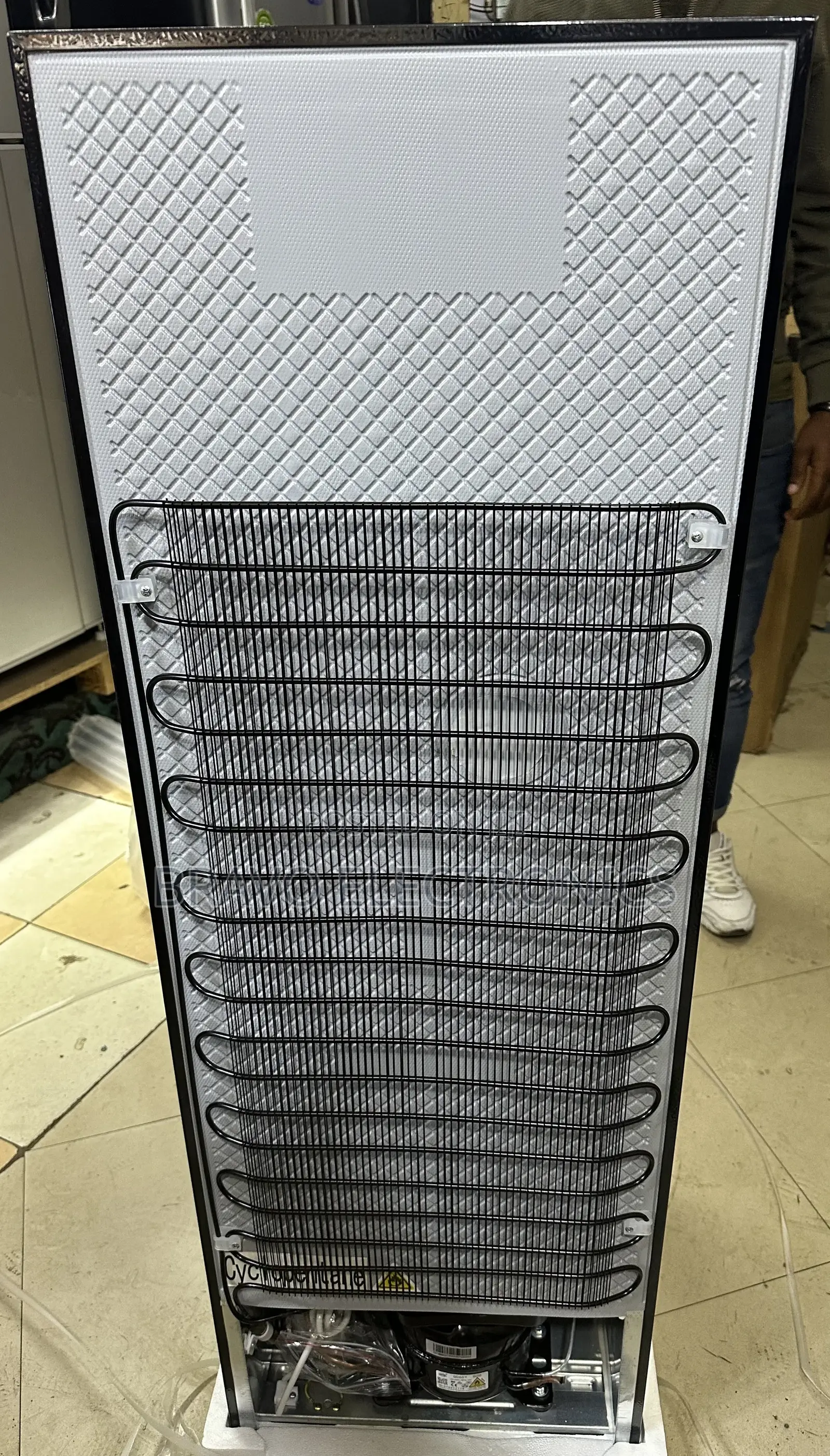 Nice 220 Litter Refrigerator