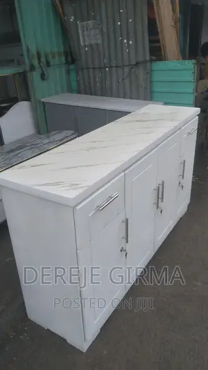 1,60cm ኪችን ከነተሰቃዩ