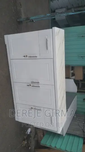 1,60cm ኪችን ከነተሰቃዩ