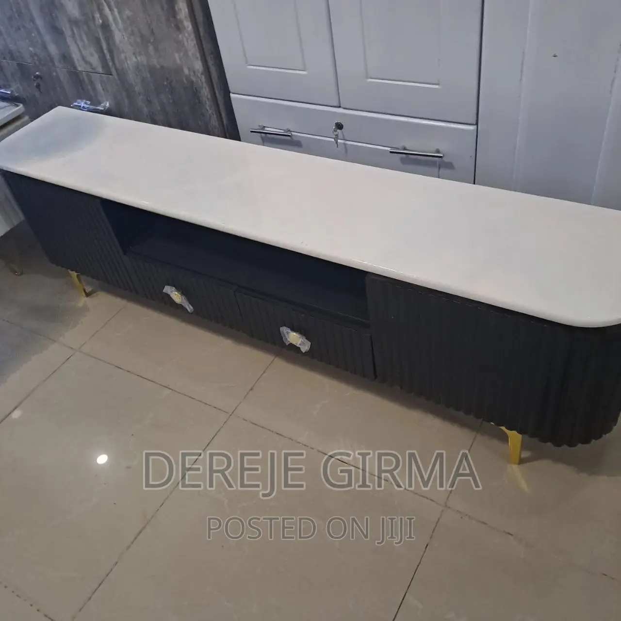 1,80cm ኢፖክሲ ቲቪ ስታንድ