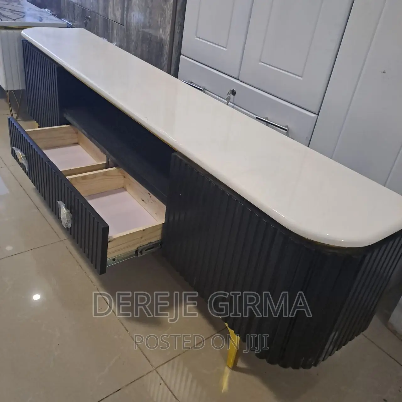 1,80cm ኢፖክሲ ቲቪ ስታንድ