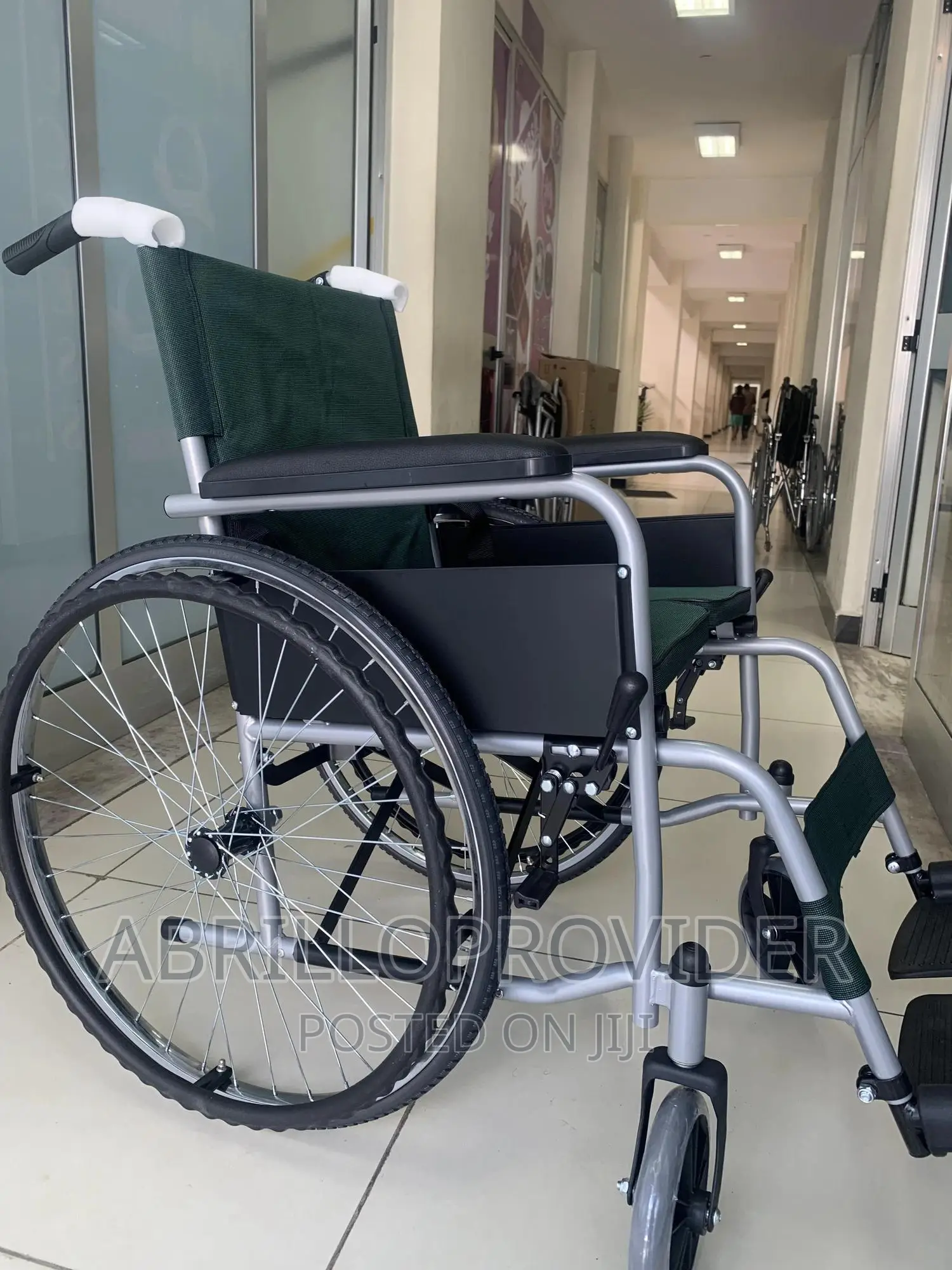 Folding Wheelchair Driving|Wheelchair~Wheelchair\Wheelchair