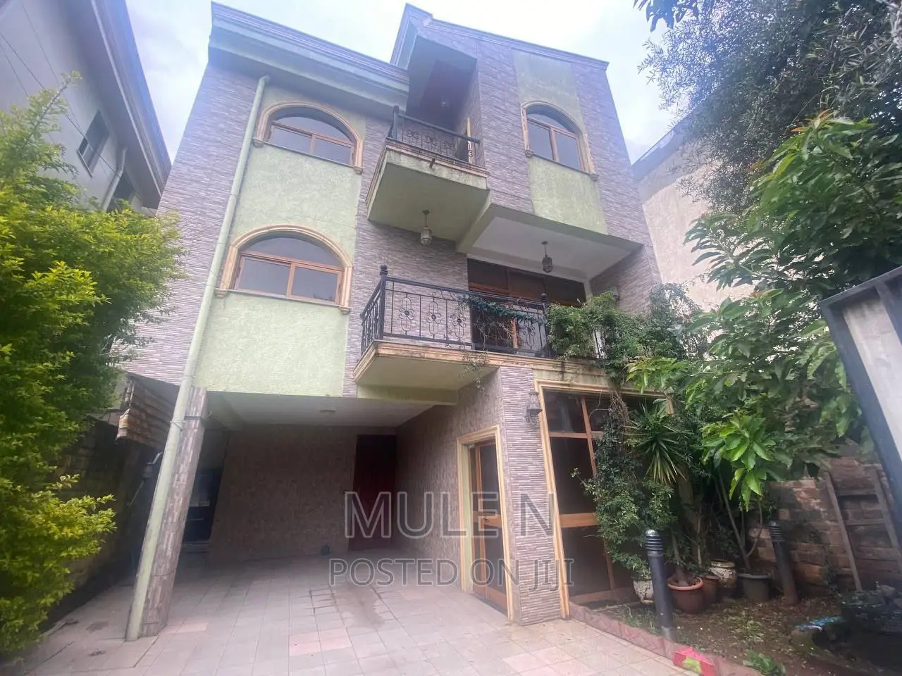 Furnished 10bdrm House in Wolo Sefer Aysha, Bole for sale