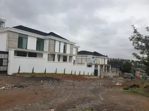 7bdrm House in Addis Abeba, Bole for sale