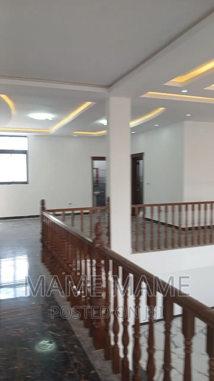 9bdrm House in Addis Abeba, Bole for sale