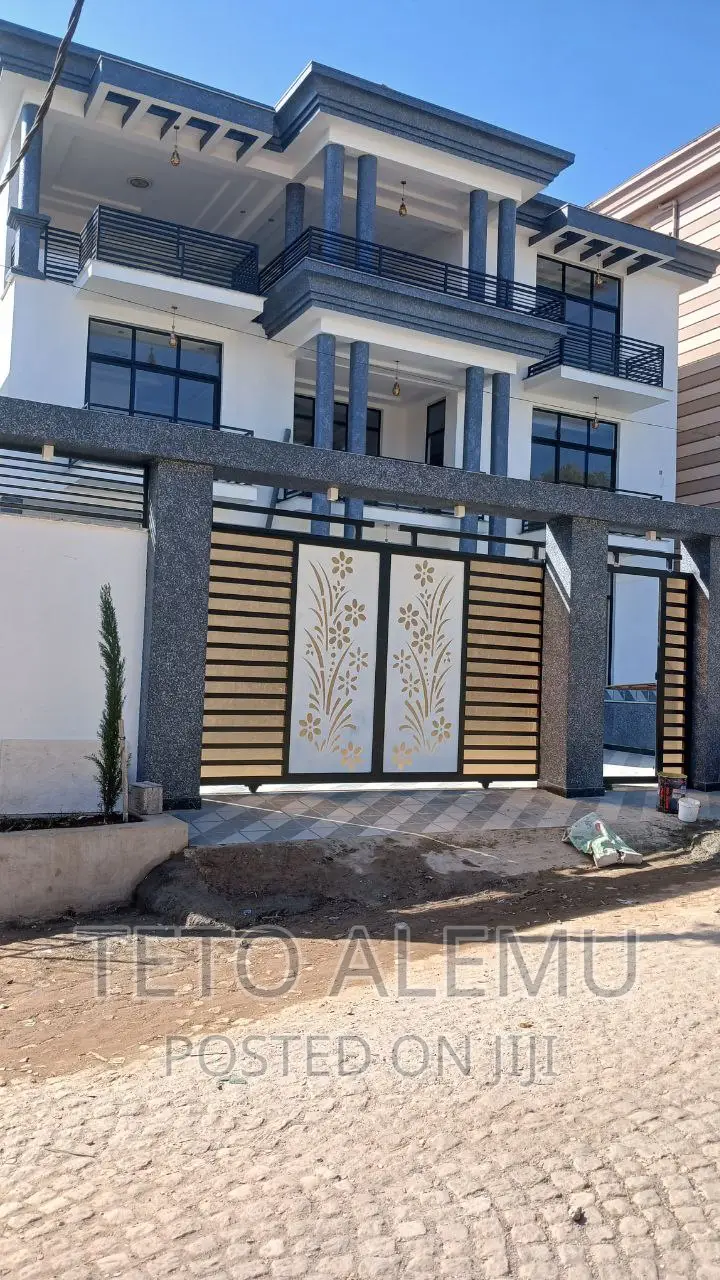 11bdrm House in የሚሸጥ ቤት አያት, Bole for sale