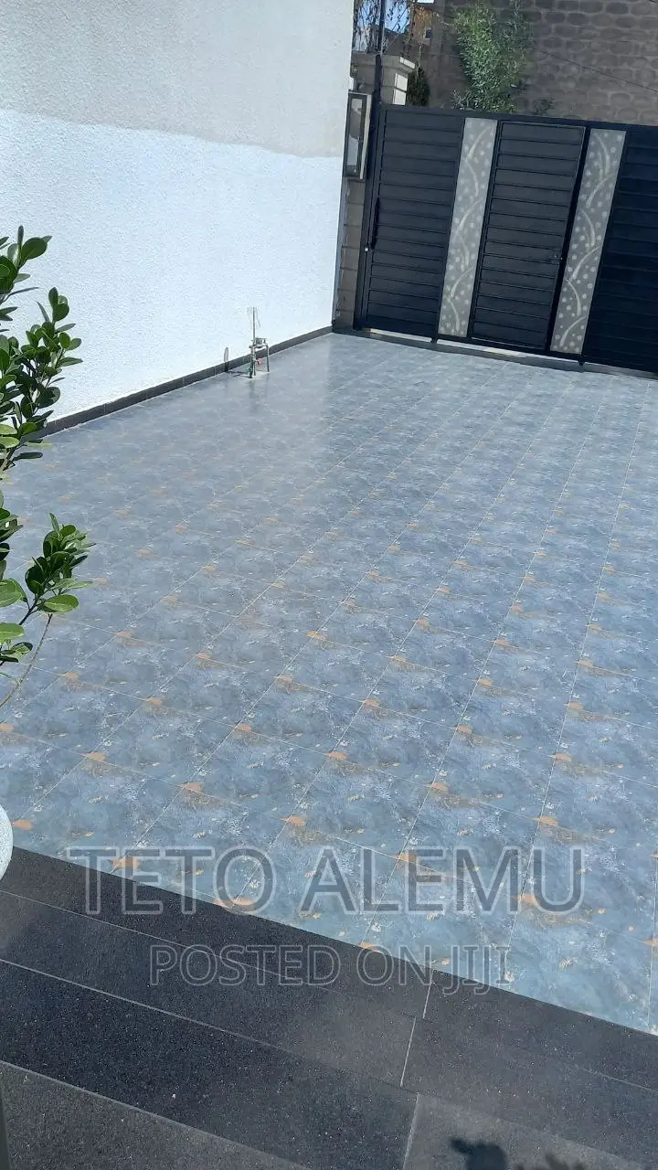 5bdrm Villa in የሚሸጥ ቪላ Cmc, Bole for sale