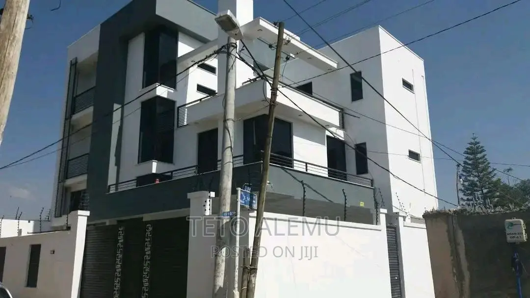 5bdrm House in ገርጂ አምበሳ ጋራጂ የምድር, Bole for sale