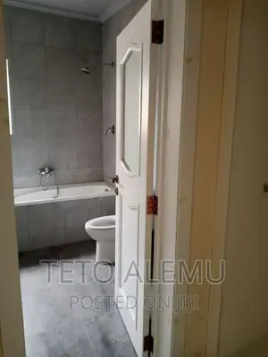 6bdrm House in House For Sale Ccd, Yeka for sale