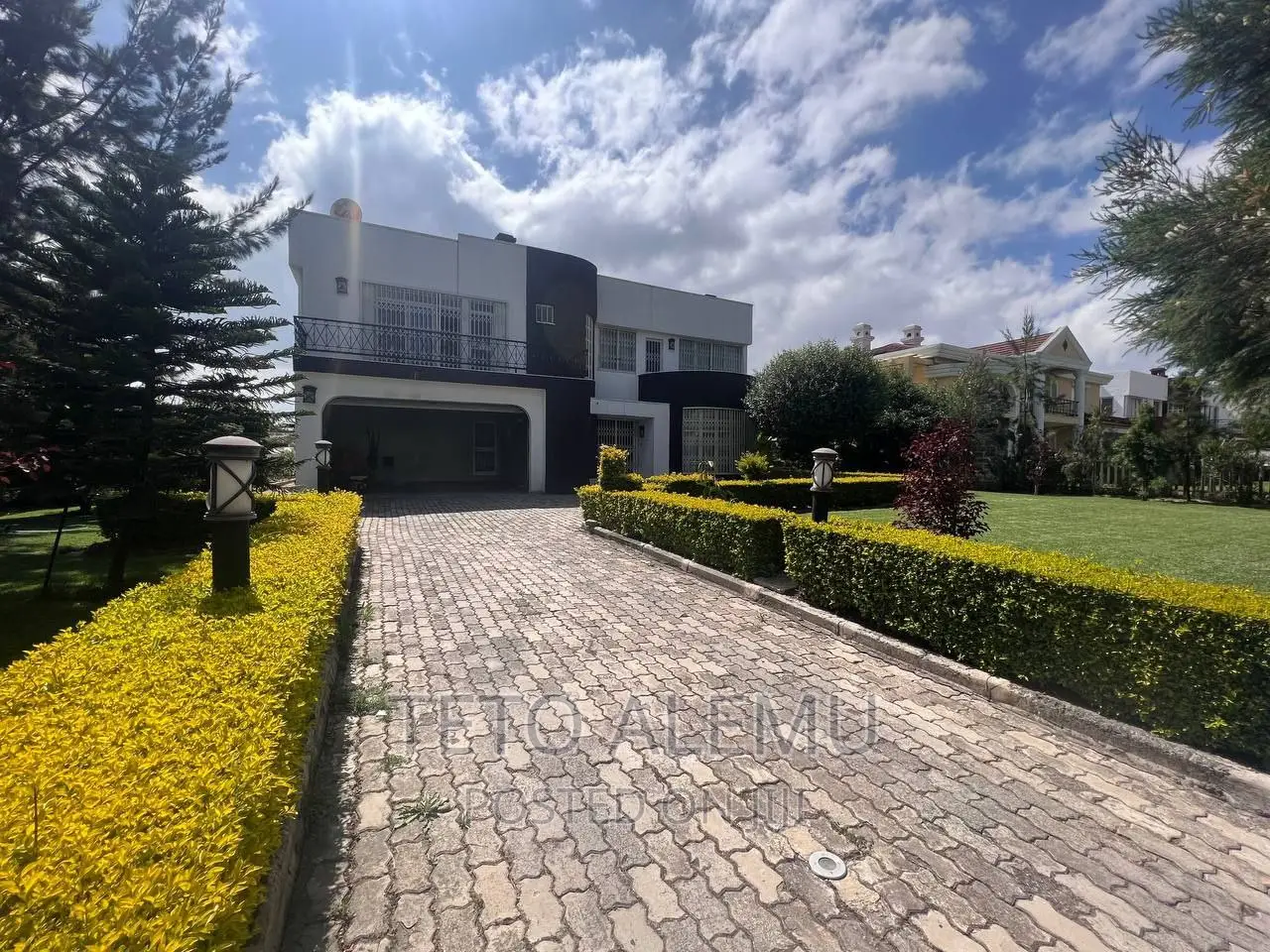 5bdrm House in House For Sale Ccd, Yeka for sale