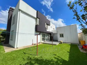 5bdrm House in House For Sale Ccd, Yeka for sale