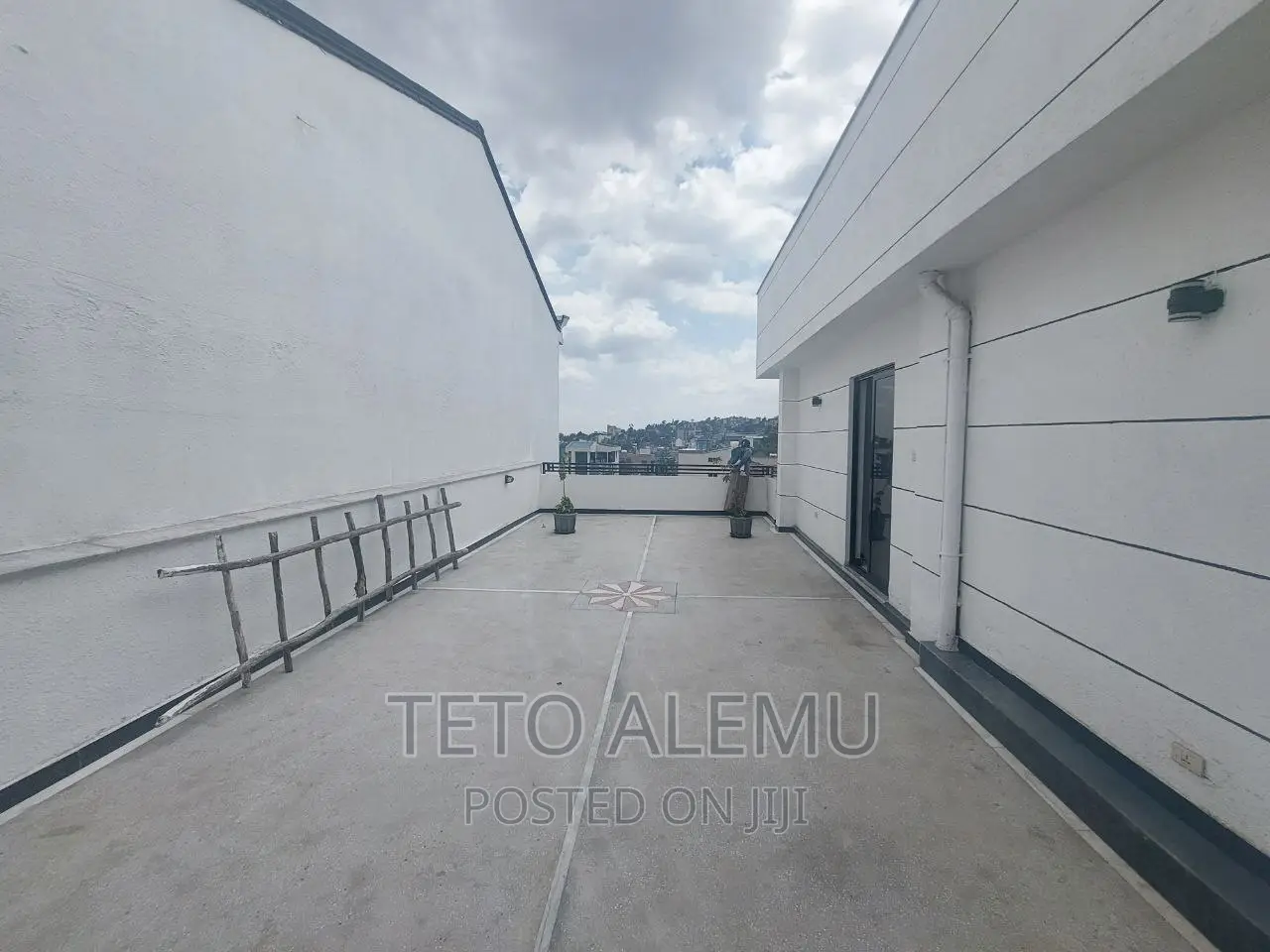 5bdrm House in የሚሸጥ ቤት ለቡ, Nifas Silk-Lafto for sale