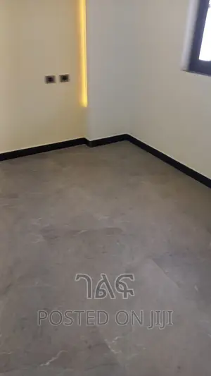 5bdrm House in 🌹ለሽያጭ የቀረበ  ጂ + 4, Bole for sale