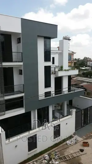 7bdrm House in ገርጂ አንበሳ ጋራጅ አካባቢ, Bole for sale