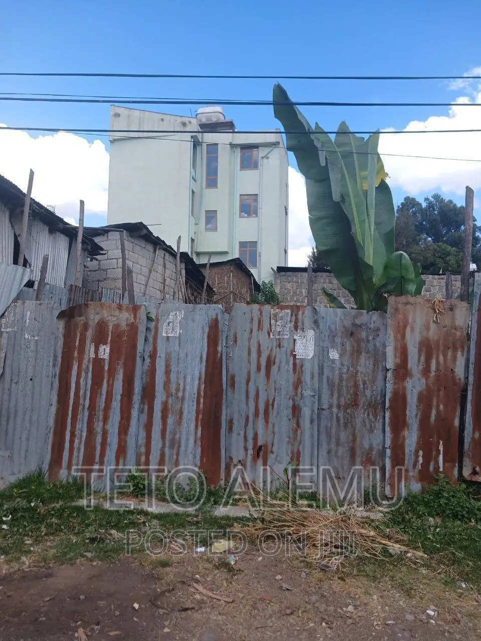 የሚሸጥ ቦታ ጃክሮስ ሜታ