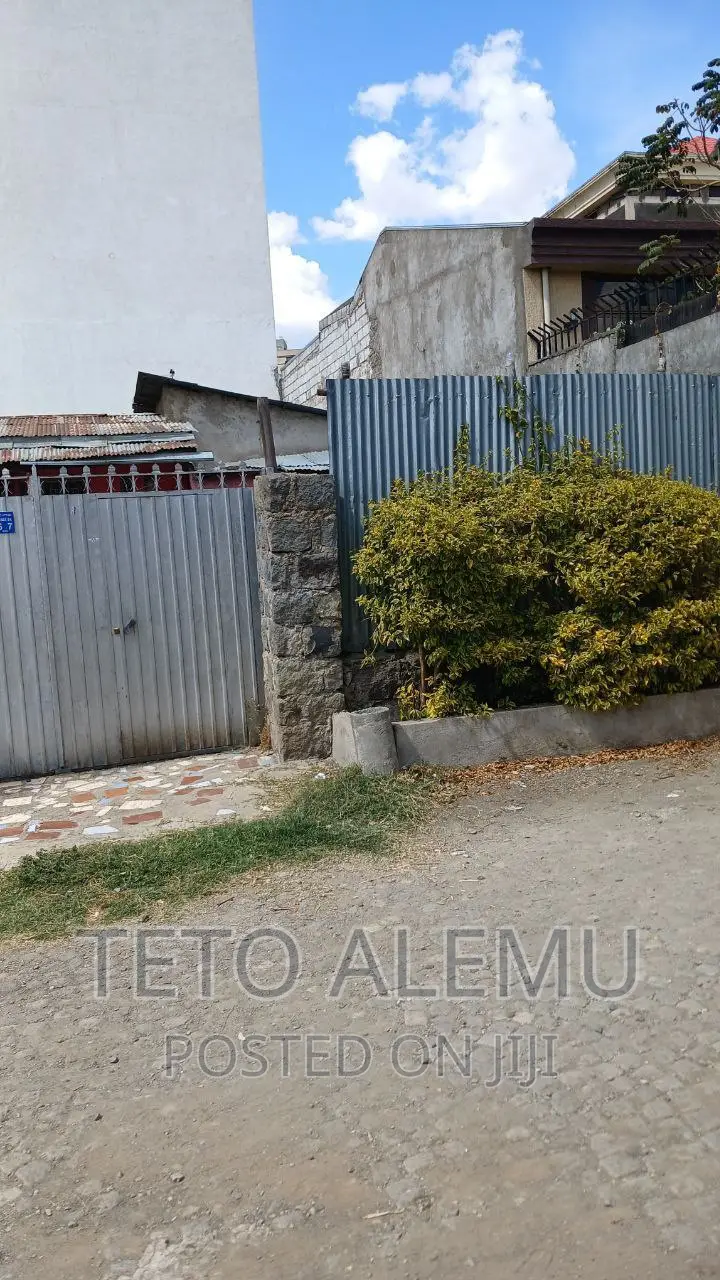 የሚሸጥ የድሮ ቪላ ወሰን