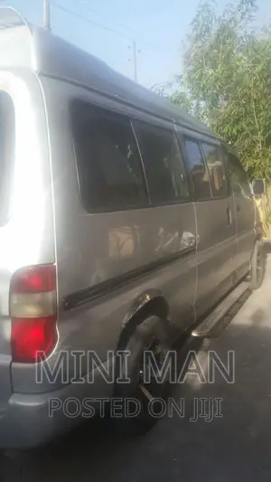 Toyota HiAce 2006 Silver