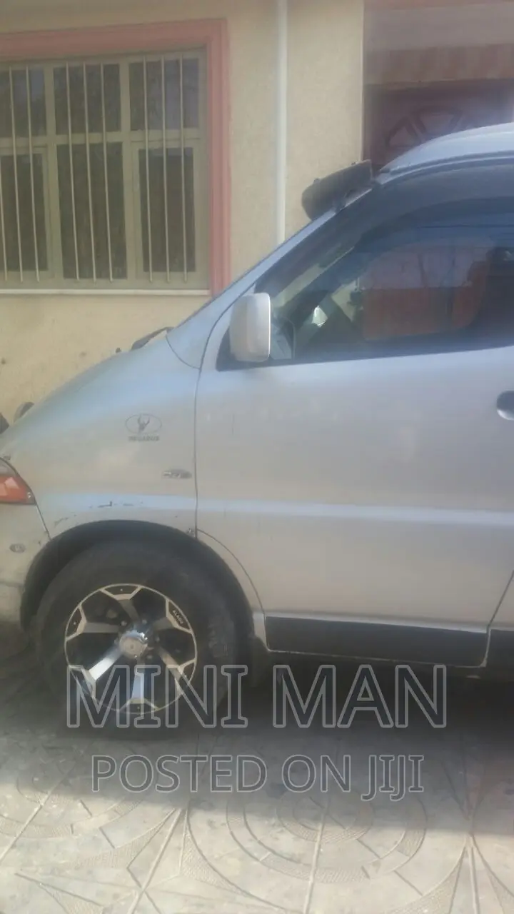 Toyota HiAce 2006 Silver