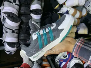 Photo - Original Adidas Adigold Men’S Shoes