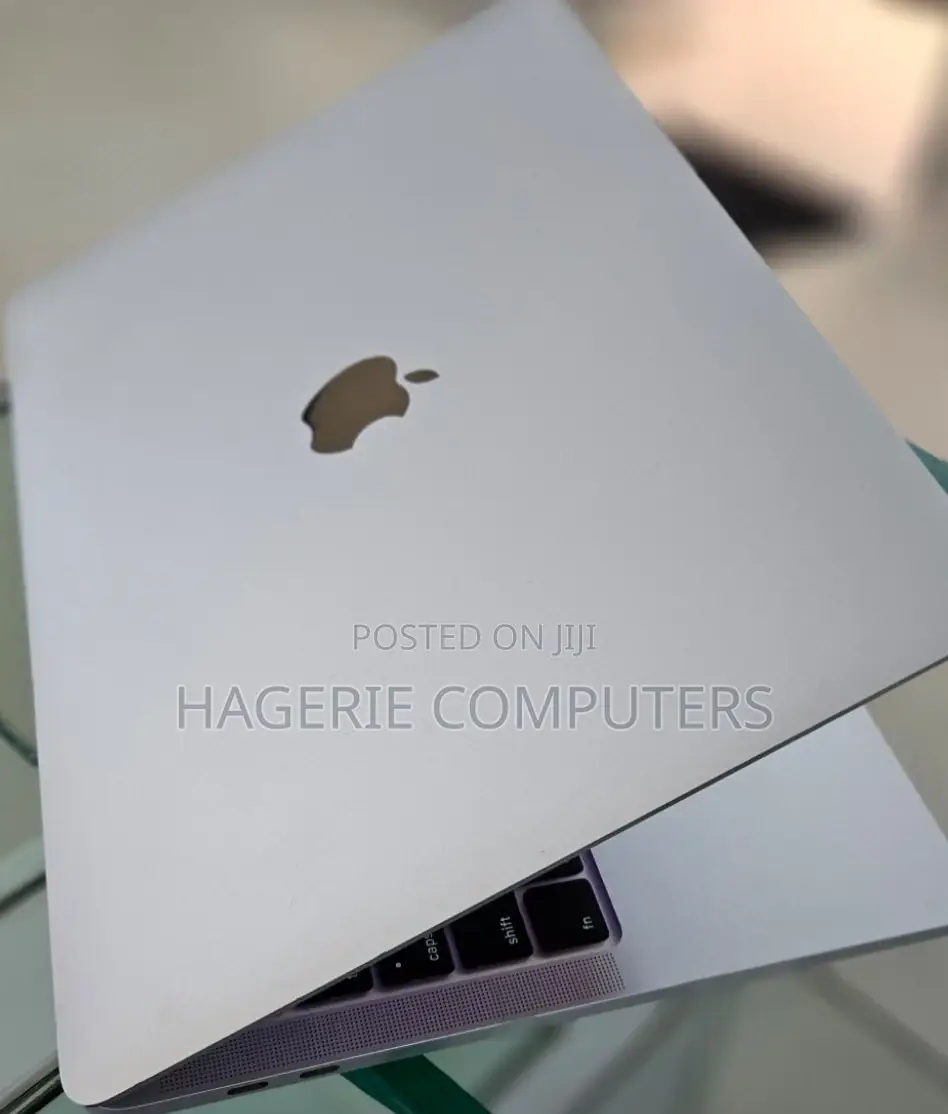 New Laptop Apple MacBook Pro 2020 16GB Intel Core I5 SSD 1T