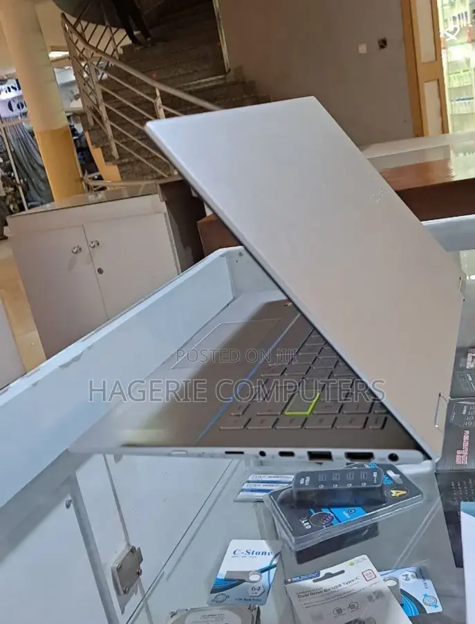 New Laptop Asus VivoBook Flip 14 TP401NA 8GB Intel Core I5 SSD 512GB