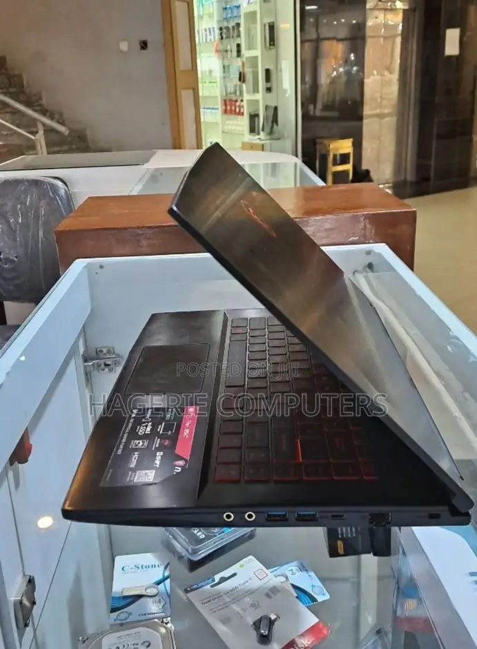 New Laptop MSI GF63 8GB Intel Core I5 SSD 512GB