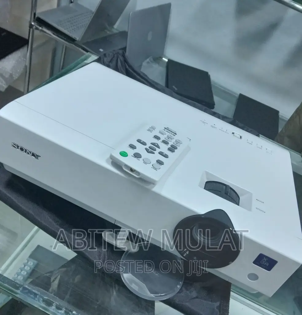 HIGH QUALITY SONY Dx 102 PROJECTOR With Remote