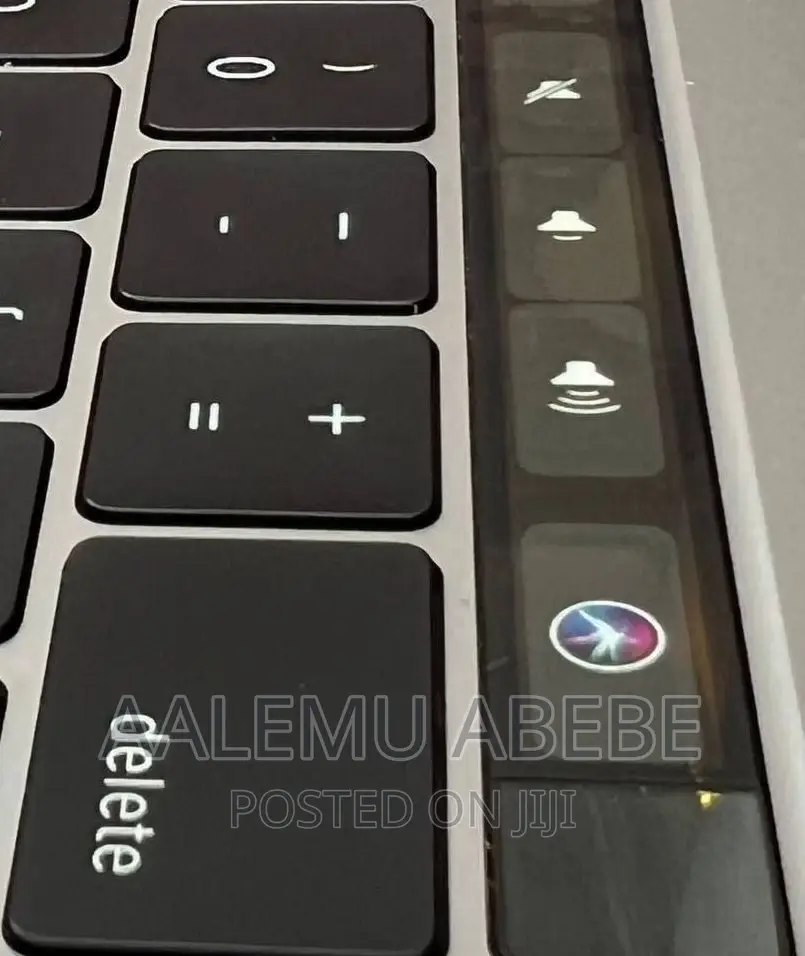 New Laptop Apple MacBook Pro 2016 8GB Intel Core I5 SSD 512GB