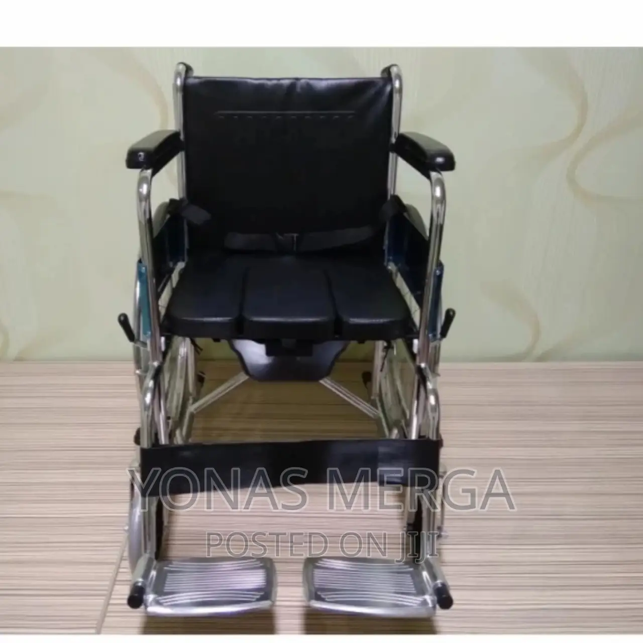 Toilet Folding Wheelchair Transport Chair With 18 Inch Seat