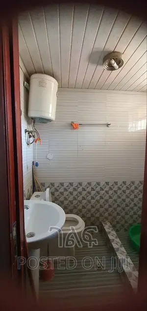 2bdrm Condo in ቦሌ አራብሳ ኮንደሚኒየም, Bole for sale