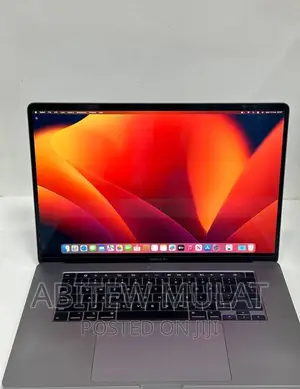 Photo - New Laptop Apple MacBook Pro 2019 16GB Intel Core I7 SSD 512GB