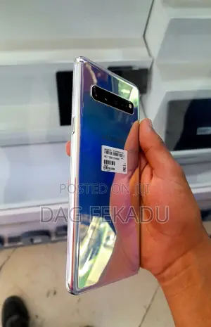 New Samsung Galaxy S10 5G 256 GB Silver