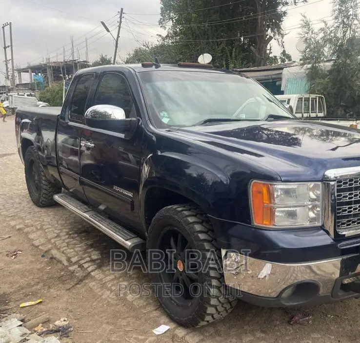 GMC Sierra 2011 Blue