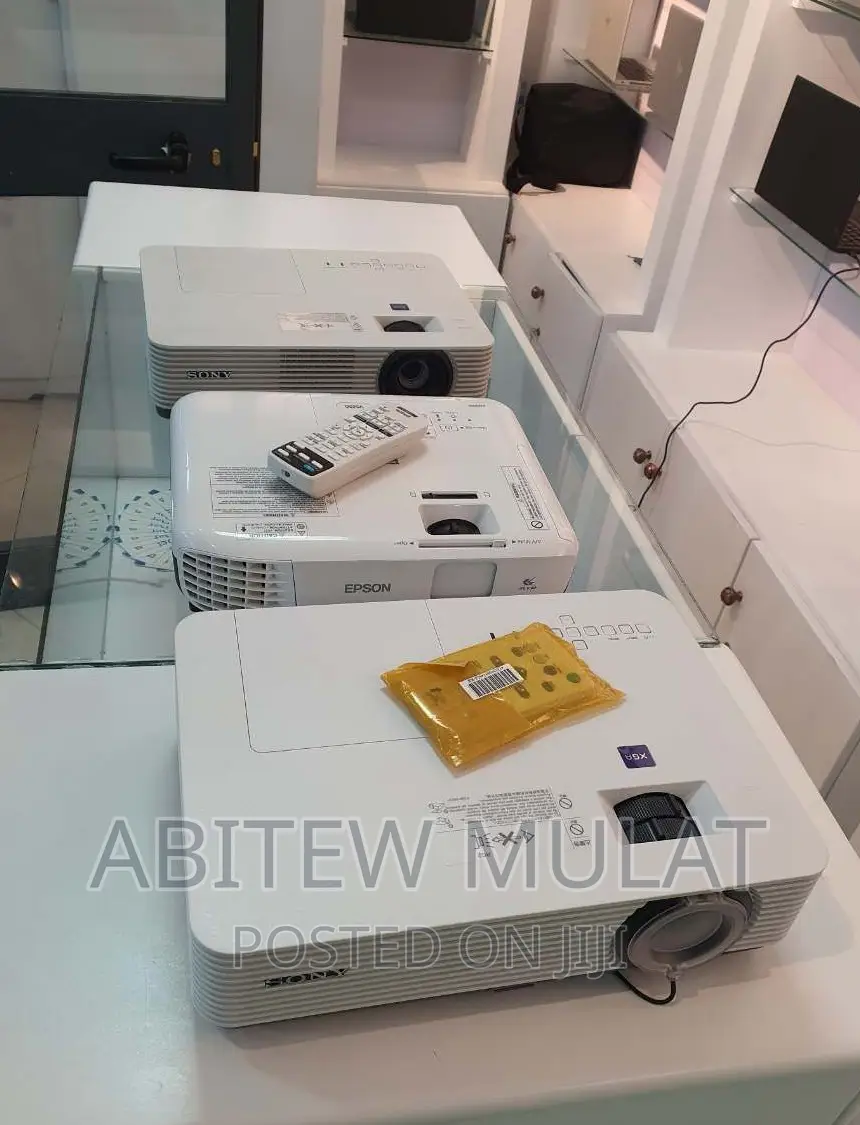 Sony Projector
Model Name VPL-Dx220
Hardware Interface