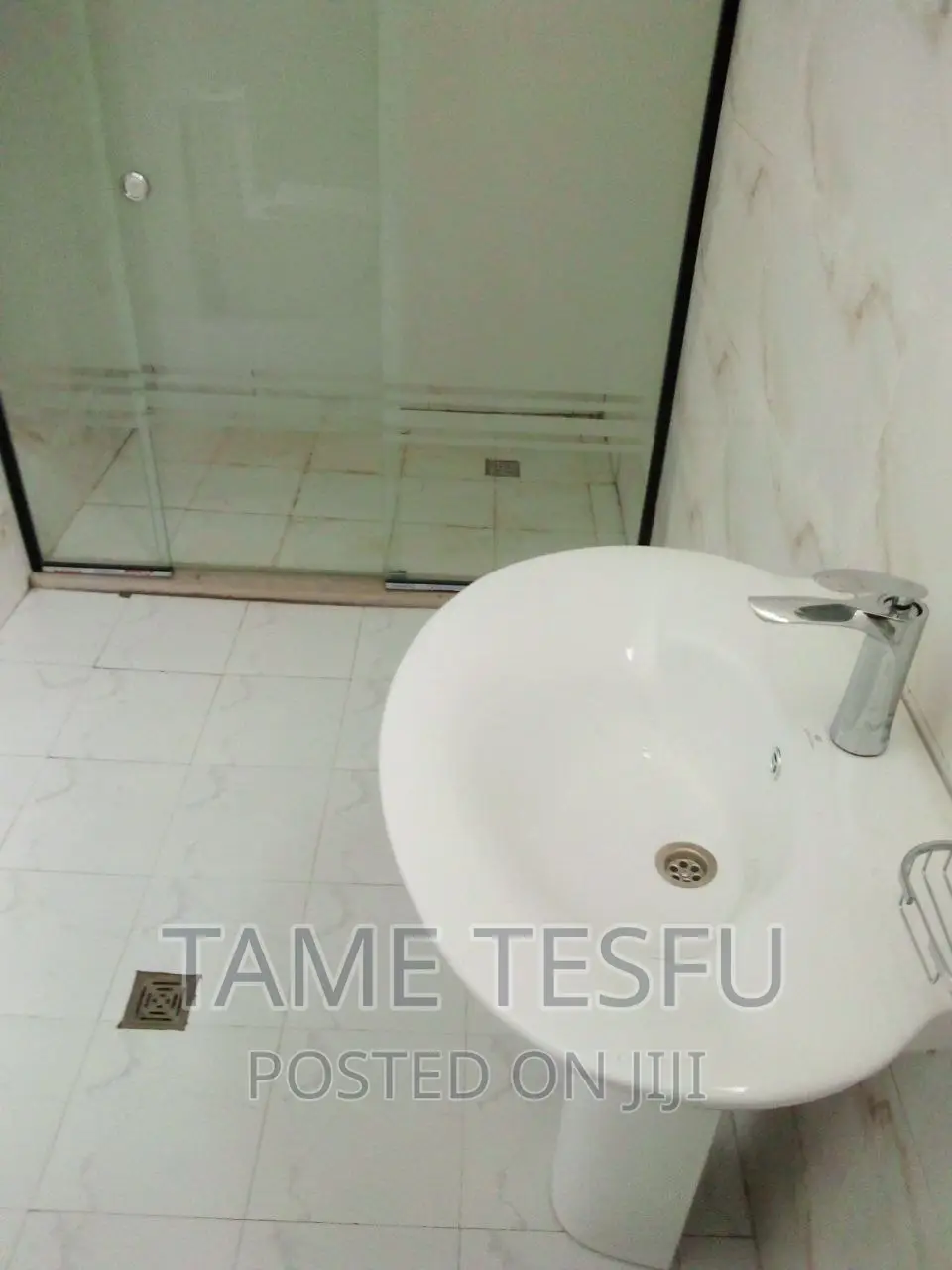 Furnished 10bdrm House in Jakiros, Bole for sale