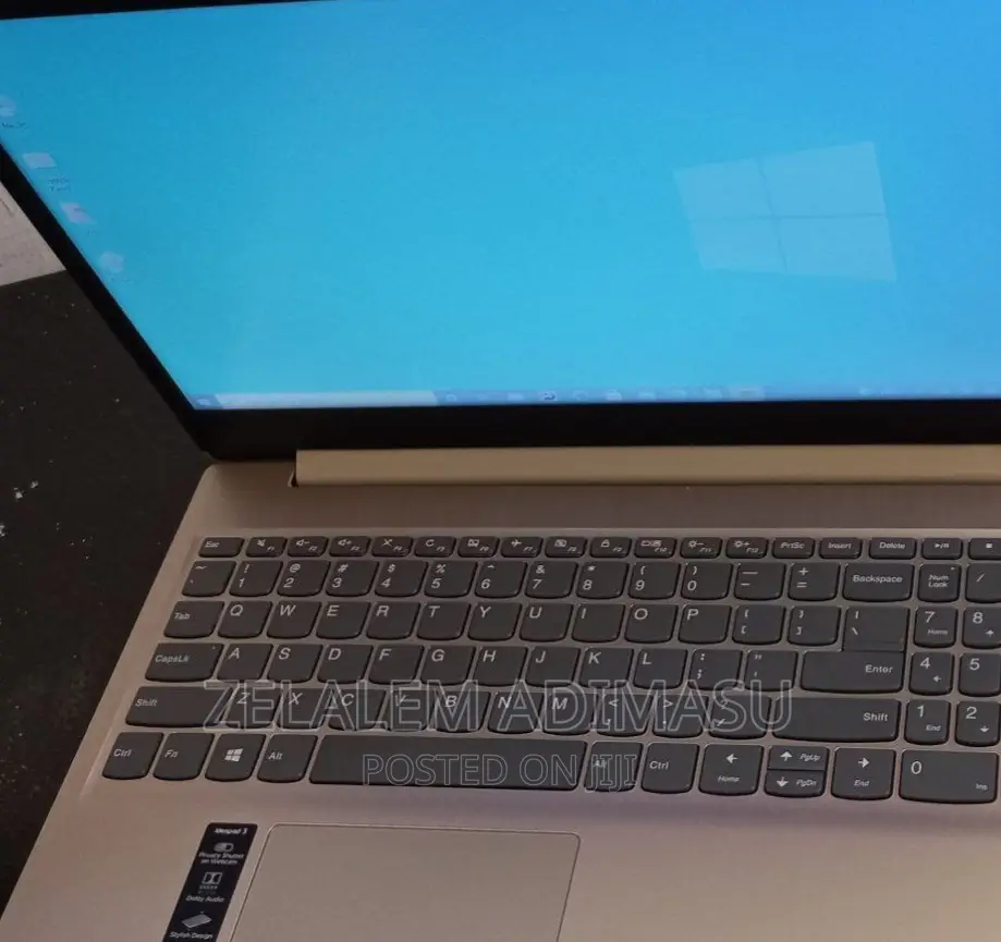 New Laptop Lenovo ThinkPad Yoga 8GB Intel Core I3 SSD 256GB