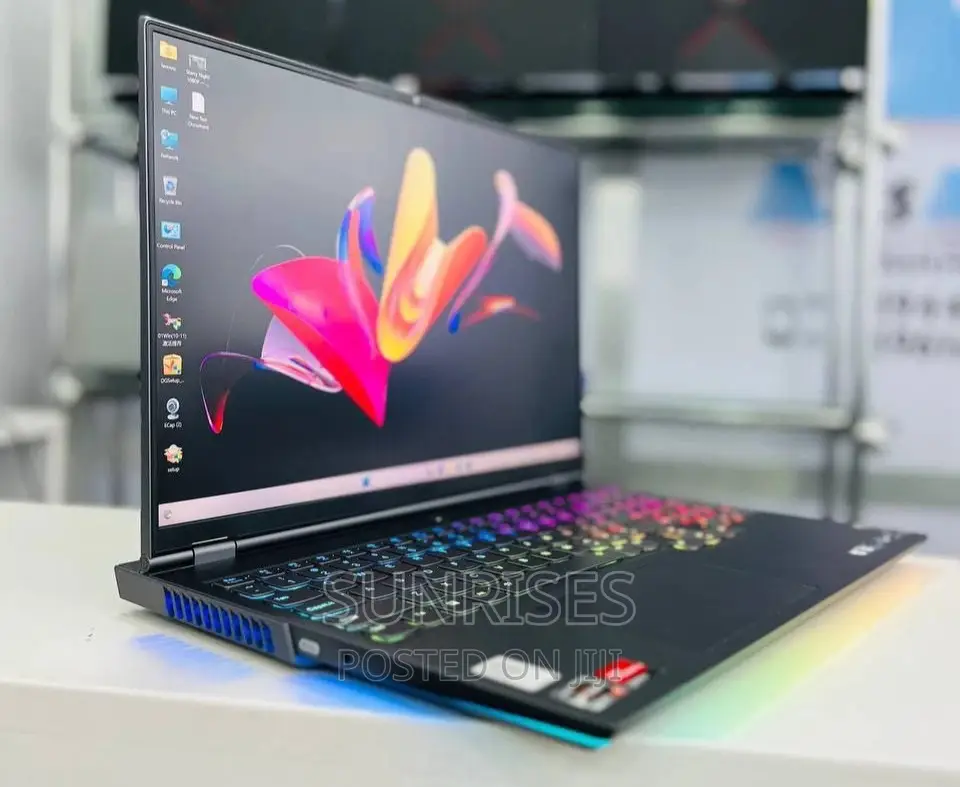 New Laptop Lenovo Legion 7 16GB AMD Ryzen 9 SSD 1T