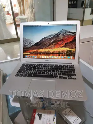 Photo - New Laptop Apple MacBook Air 2017 8GB Intel Core I5 SSD 128GB